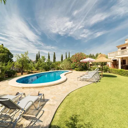 Scenic Country Haven With Pool